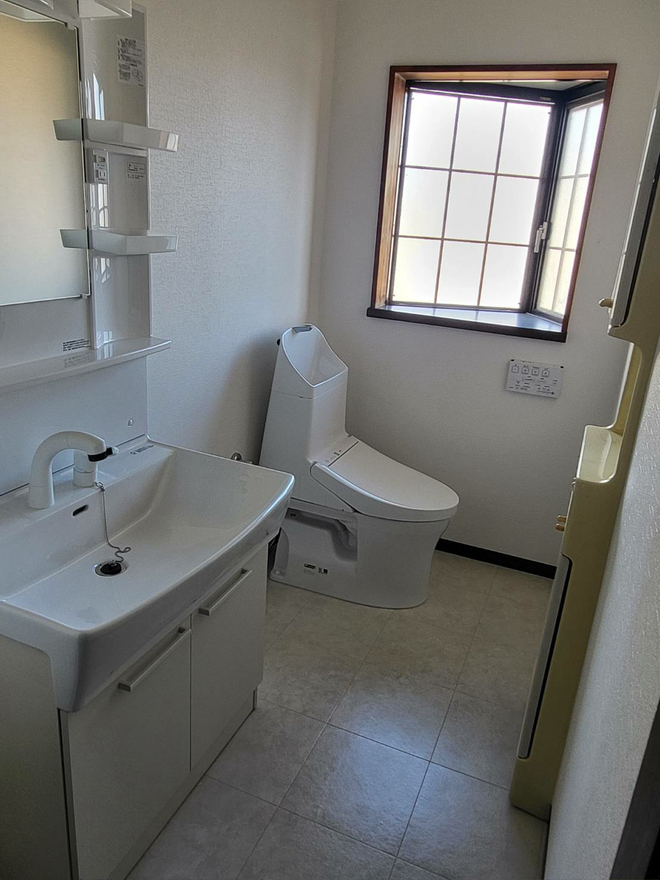 相馬市のリフォーム施工例、再生（丈夫な空き家）リフォーム後・洗面トイレ