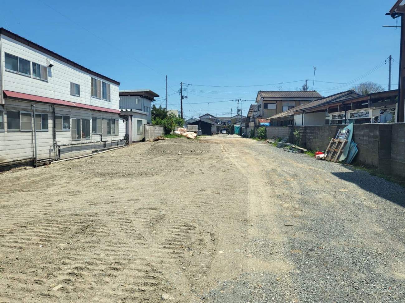 県道沿いにある横長住宅の解体、南町一丁目13